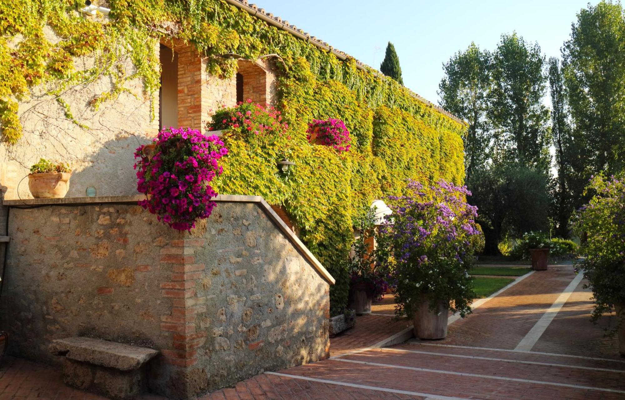 Agriturismo La Sovana Sarteano Kültér fotó